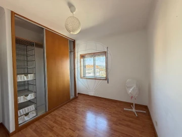 Apartamento T3 para Arrendamento em Oliveira do Douro