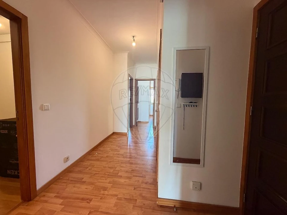 Apartamento T3 para Arrendamento em Oliveira do Douro Foto 11