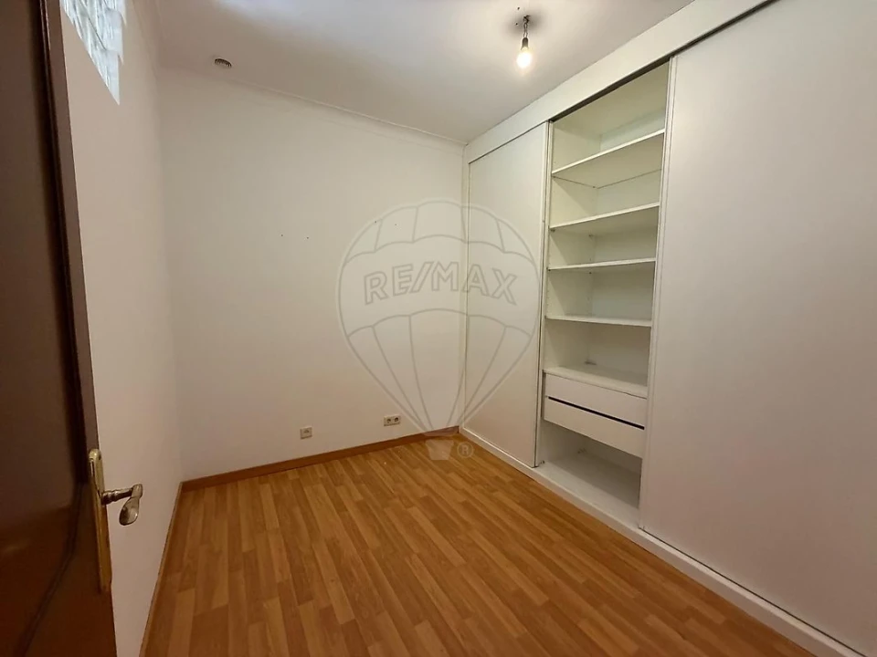 Apartamento T3 para Arrendamento em Oliveira do Douro Foto 1