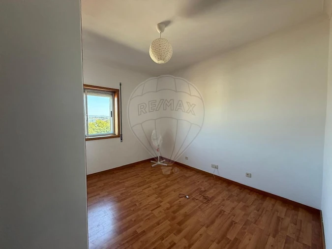 Apartamento T3 para Arrendamento em Oliveira do Douro Foto 22