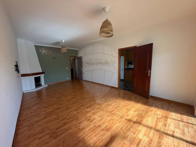 Apartamento T3 para Arrendamento em Oliveira do Douro Foto 4
