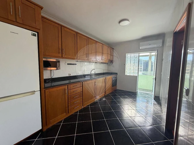 Apartamento T3 para Arrendamento em Oliveira do Douro Foto 8