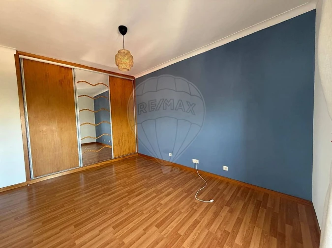 Apartamento T3 para Arrendamento em Oliveira do Douro Foto 18