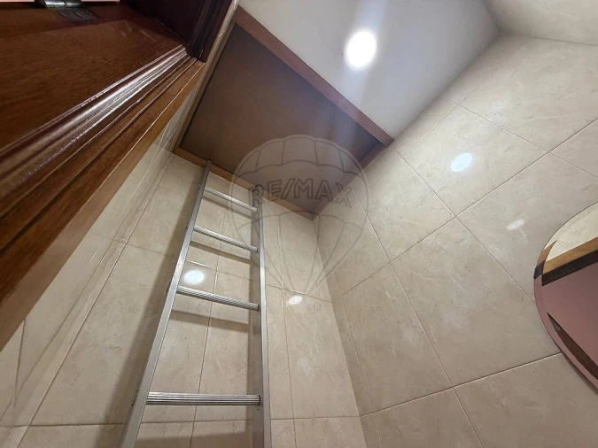 Apartamento T3 para Arrendamento em Oliveira do Douro Foto 15