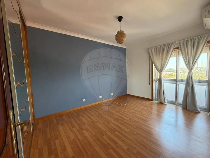 Apartamento T3 para Arrendamento em Oliveira do Douro Foto 20