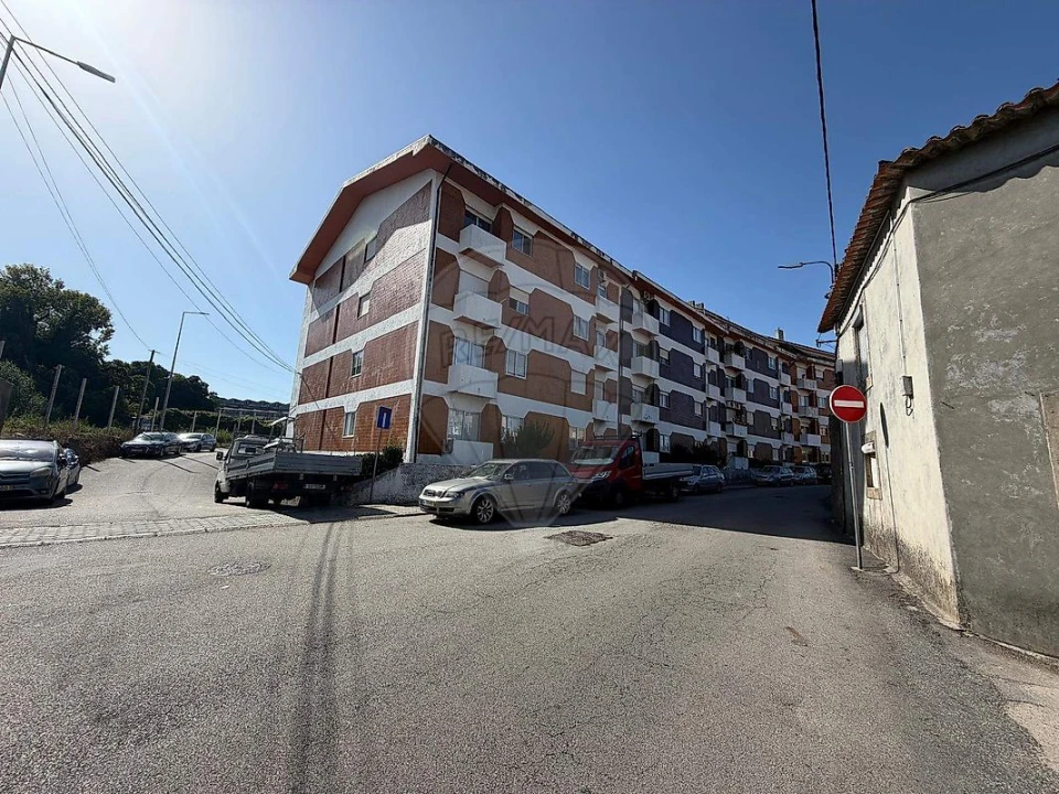 Apartamento T3 para Arrendamento em Oliveira do Douro Foto 9