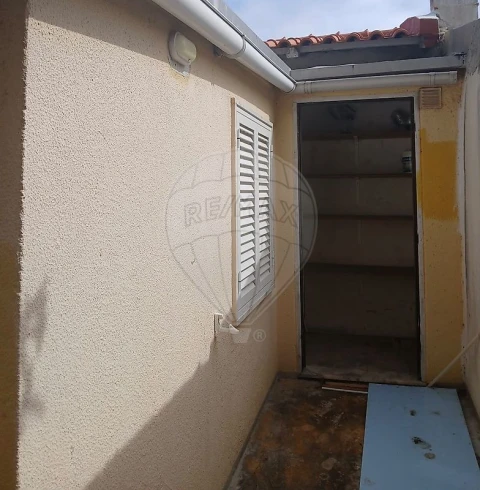 Moradia T1 para Venda em Queluz e Belas