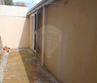 Moradia T1 para Venda em Queluz e Belas