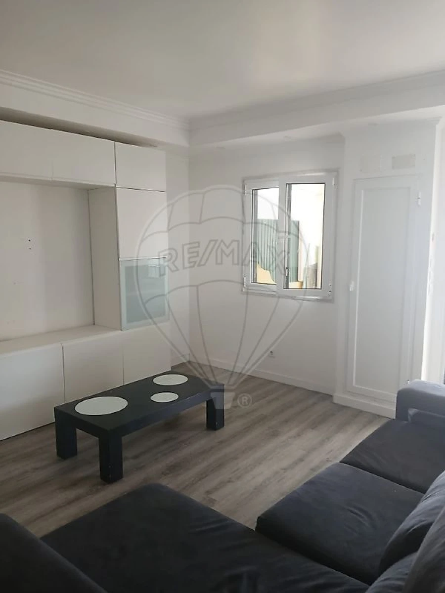 Moradia T1 para Venda em Queluz e Belas Foto 6