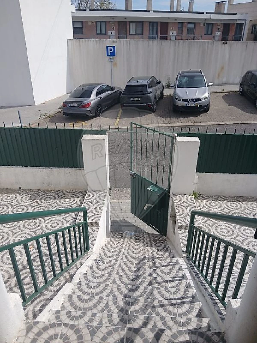 Moradia T1 para Venda em Queluz e Belas Foto 5