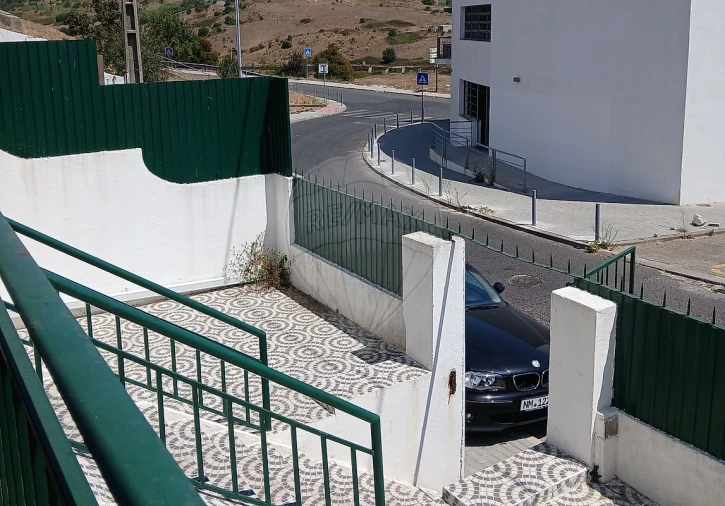 Moradia T1 para Venda em Queluz e Belas Foto 2