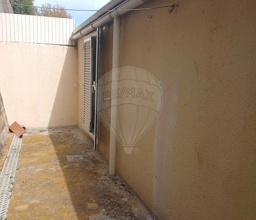 Moradia T1 para Venda em Queluz e Belas Foto 9