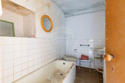Moradia T2 para Venda em Dois Portos e Runa