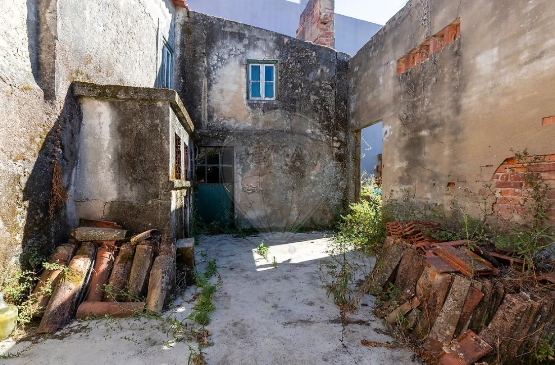 Moradia T2 para Venda em Dois Portos e Runa Foto 16