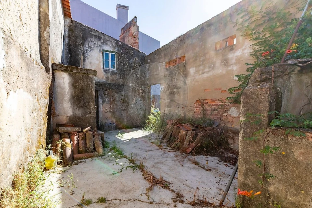 Moradia T2 para Venda em Dois Portos e Runa Foto 14
