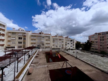 Apartamento T2 para Venda em Santa Iria de Azoia, São João da Talha e Bobadela