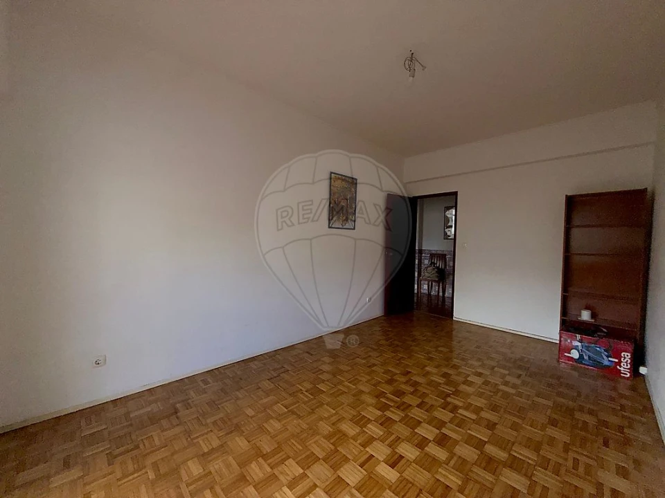 Apartamento T2 para Venda em Santa Iria de Azoia, São João da Talha e Bobadela Foto 6
