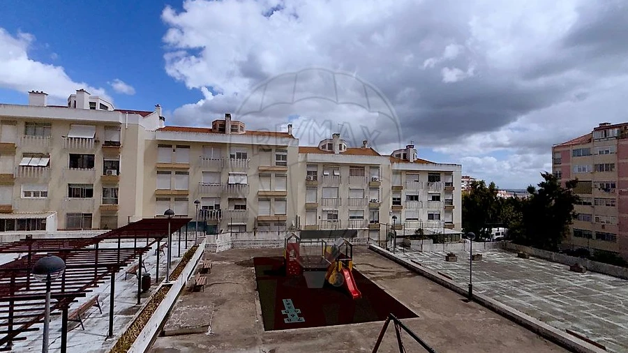 Apartamento T2 para Venda em Santa Iria de Azoia, São João da Talha e Bobadela