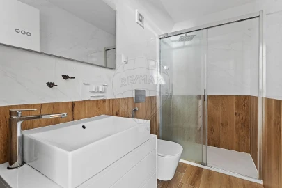 Apartamento T2 para Venda em Santa Maria, São Pedro e Matacães