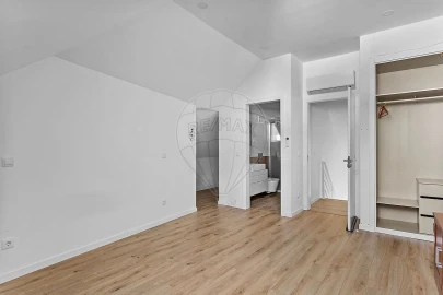 Apartamento T2 para Venda em Santa Maria, São Pedro e Matacães