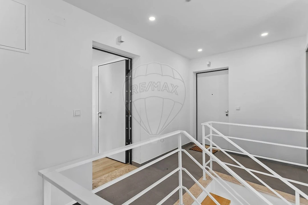 Apartamento T2 para Venda em Santa Maria, São Pedro e Matacães Foto 14