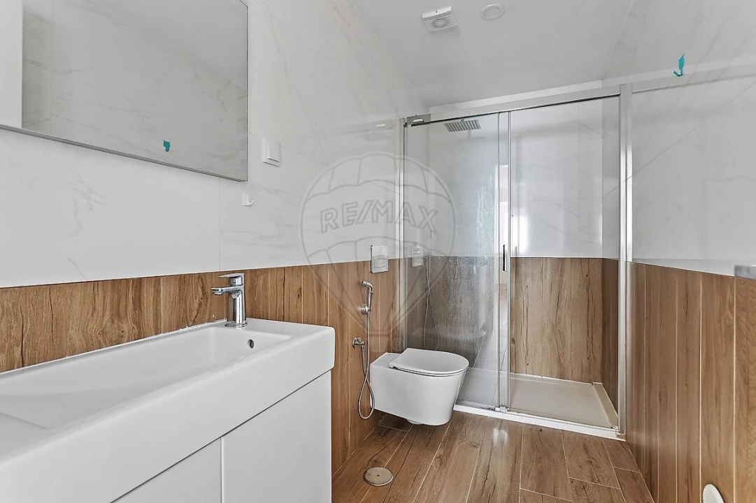 Apartamento T2 para Venda em Santa Maria, São Pedro e Matacães Foto 15