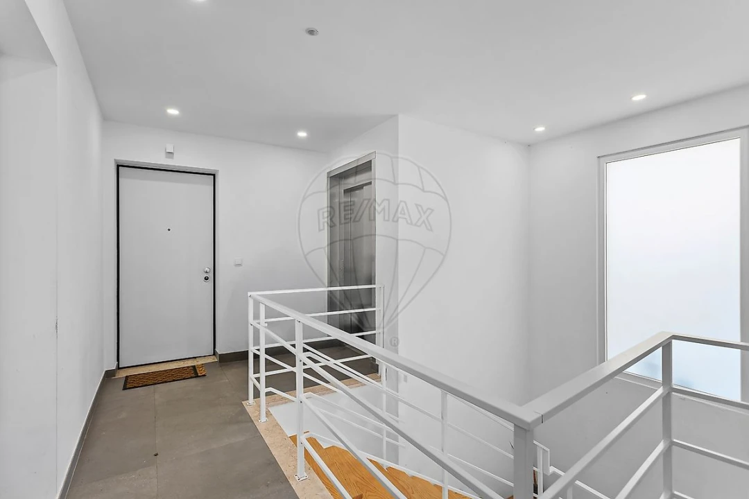 Apartamento T2 para Venda em Santa Maria, São Pedro e Matacães Foto 16