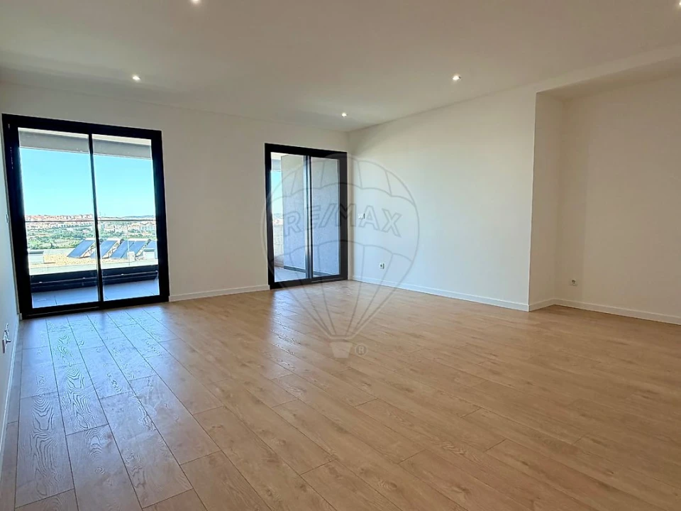 Apartamento T2 para Arrendamento em Venteira Foto 7