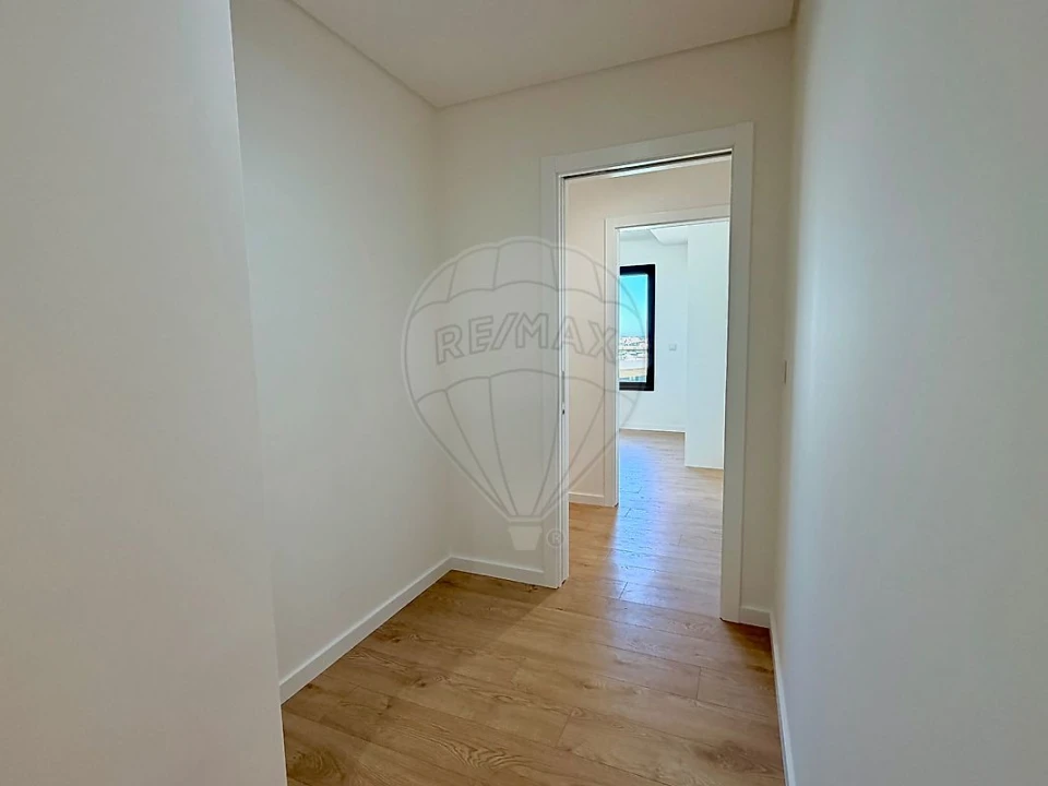 Apartamento T2 para Arrendamento em Venteira Foto 13