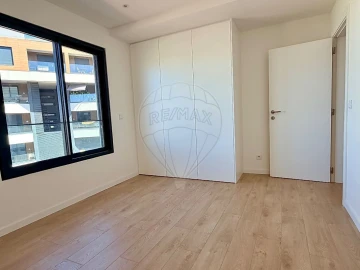 Apartamento T2 para Arrendamento em Venteira