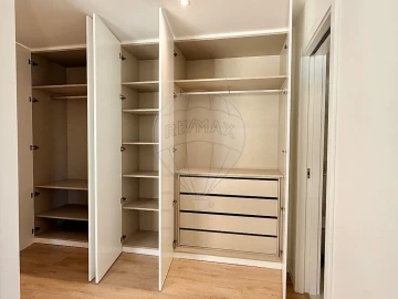Apartamento T2 para Arrendamento em Venteira