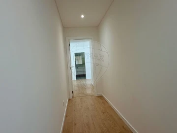 Apartamento T2 para Arrendamento em Venteira
