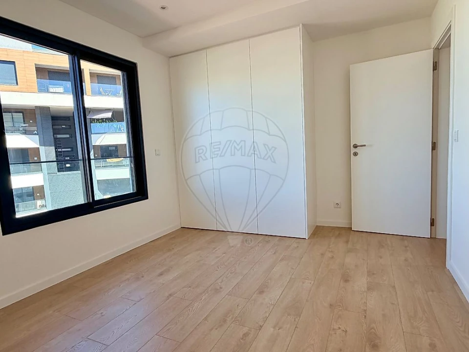 Apartamento T2 para Arrendamento em Venteira Foto 18