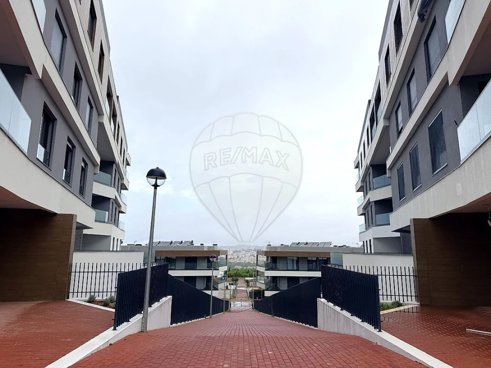 Apartamento T2 para Arrendamento em Venteira Foto 1