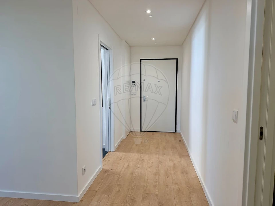 Apartamento T2 para Arrendamento em Venteira Foto 5