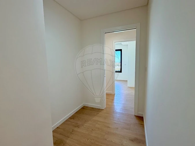 Apartamento T2 para Arrendamento em Venteira Foto 13