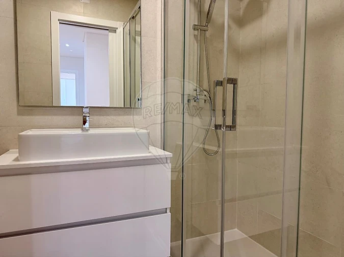 Apartamento T2 para Arrendamento em Venteira Foto 4