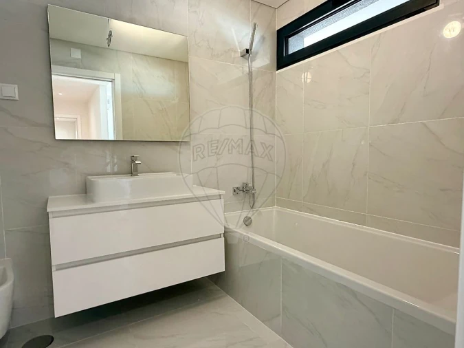 Apartamento T2 para Arrendamento em Venteira Foto 19