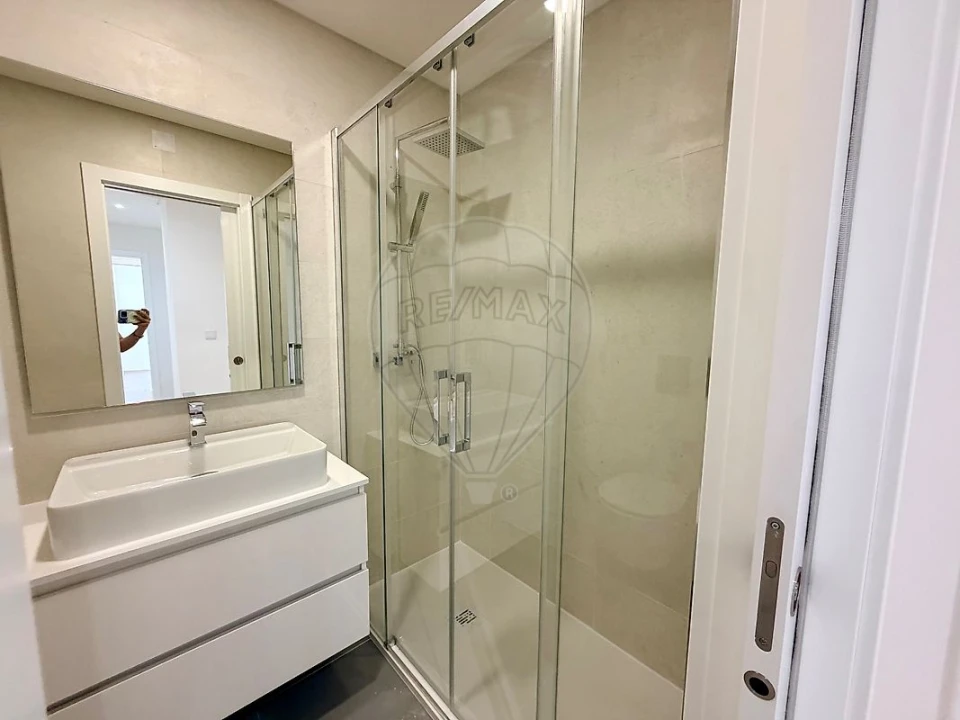 Apartamento T2 para Arrendamento em Venteira Foto 8
