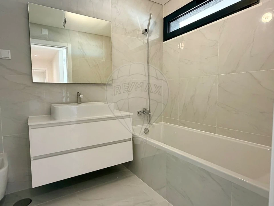 Apartamento T2 para Arrendamento em Venteira Foto 19