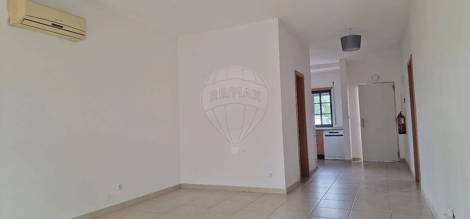 Apartamento T1 para Venda em Quinta do Anjo Foto 10