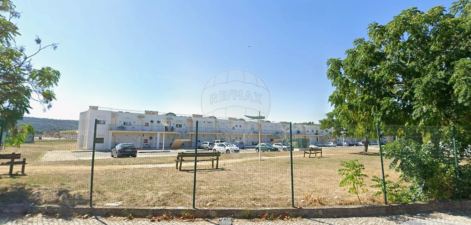 Apartamento T1 para Venda em Quinta do Anjo Foto 3