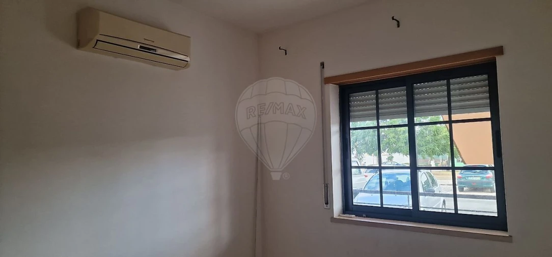 Apartamento T1 para Venda em Quinta do Anjo Foto 9