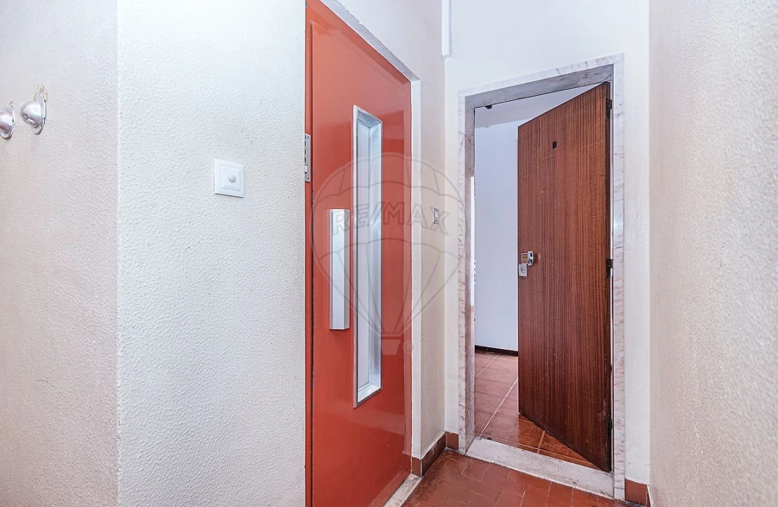 Apartamento T2 para Venda em Santa Clara Foto 4