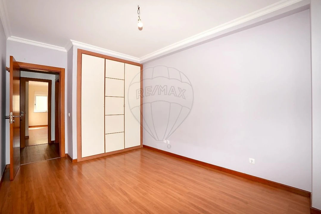 Apartamento T1 para Venda em Carregado e Cadafais Foto 10