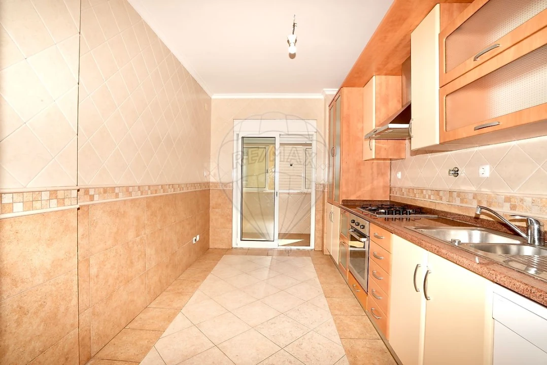 Apartamento T1 para Venda em Carregado e Cadafais Foto 4