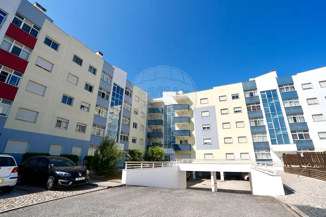 Apartamento T1 para Venda em Carregado e Cadafais Foto 3