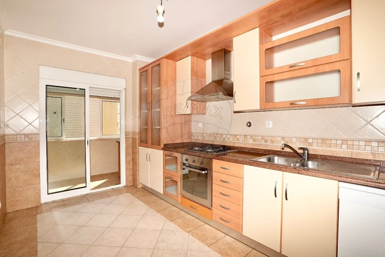 Apartamento T1 para Venda em Carregado e Cadafais Foto 5