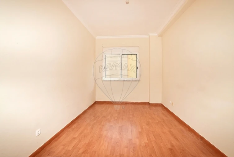 Apartamento T1 para Venda em Carregado e Cadafais Foto 14