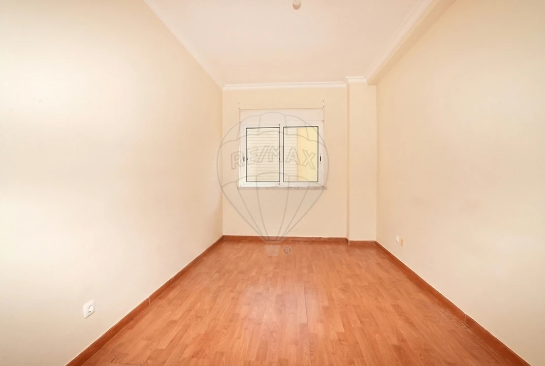 Apartamento T1 para Venda em Carregado e Cadafais Foto 14